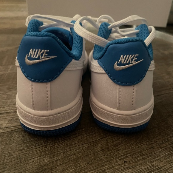 Toddler Nike Shoes - Picture 4 of 5